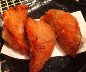 巷で話題(?)な“餃子女子”の