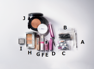 超実用的 アラサー読者のポーチの中身 外勤系ol編