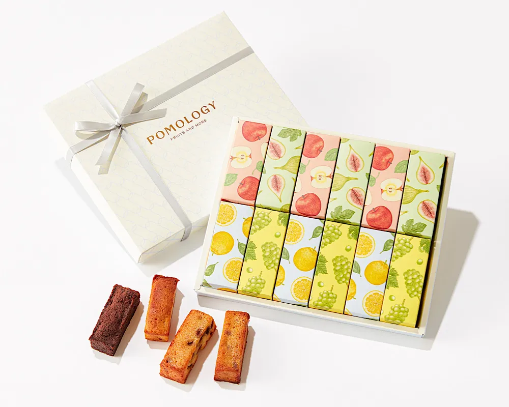 POMOLOGYの「フルーツバー 12個入」のパッケージとその中身