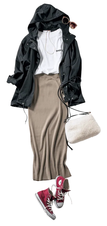 タイトスカート × マウンテンパーカーの大人カジュアルな雨の日デートコーデ