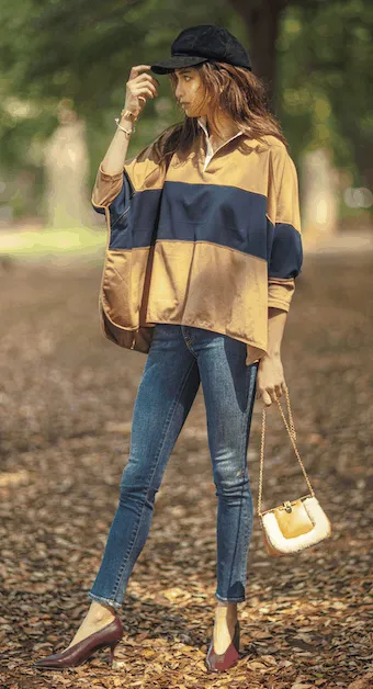 ラグビーシャツ × スキニーデニムの大人カジュアルな雨の日デートコーデ