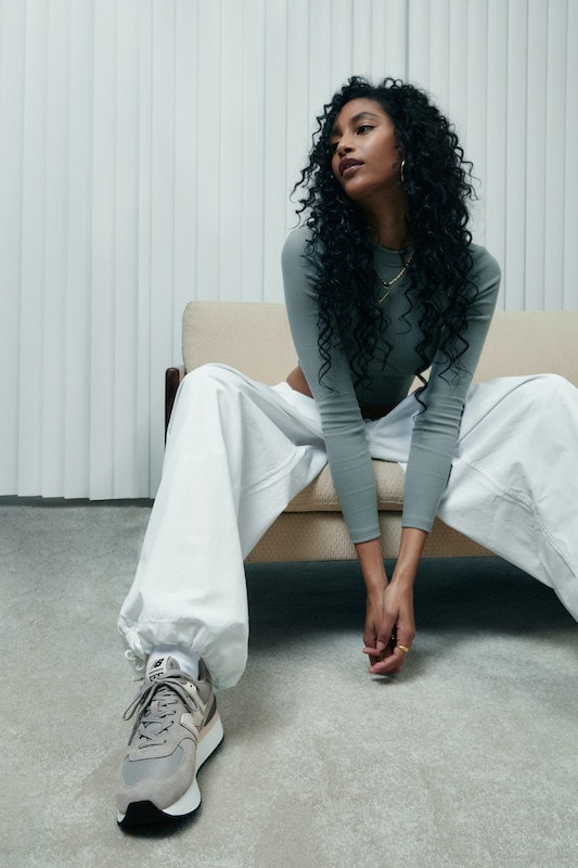 ほぼ未使用★ニューバランス　NB スニーカー574 Amazon | New Balance Women's 574 Core Sneaker, Grey/White, 9