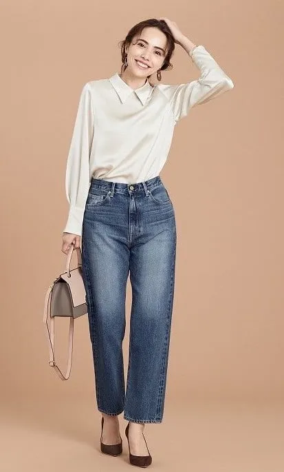 デニムワイドパンツ×とろみシャツの秋冬大人カジュアルなデニムワイドパンツコーデ