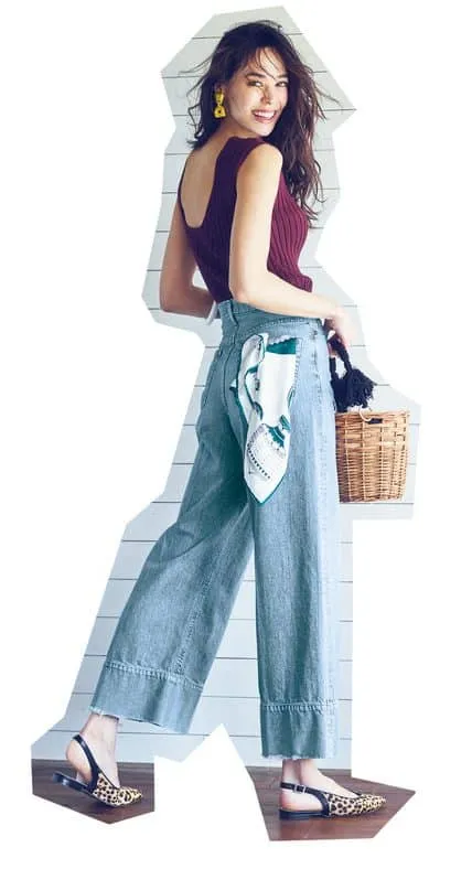 ワイドデニムパンツ×背中開きニットの秋冬大人カジュアルなデニムワイドパンツコーデ