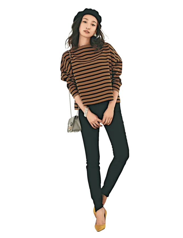 茶系ボーダーカットソー × スキニーデニム × ベレー帽 の大人カジュアルなボーダーコーデ