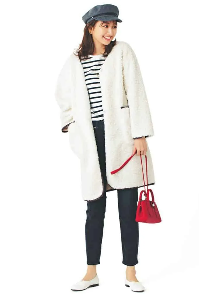 ボーダートップス × スキニーデニム × ボアコート × キャスケット の大人カジュアルなボーダーコーデ