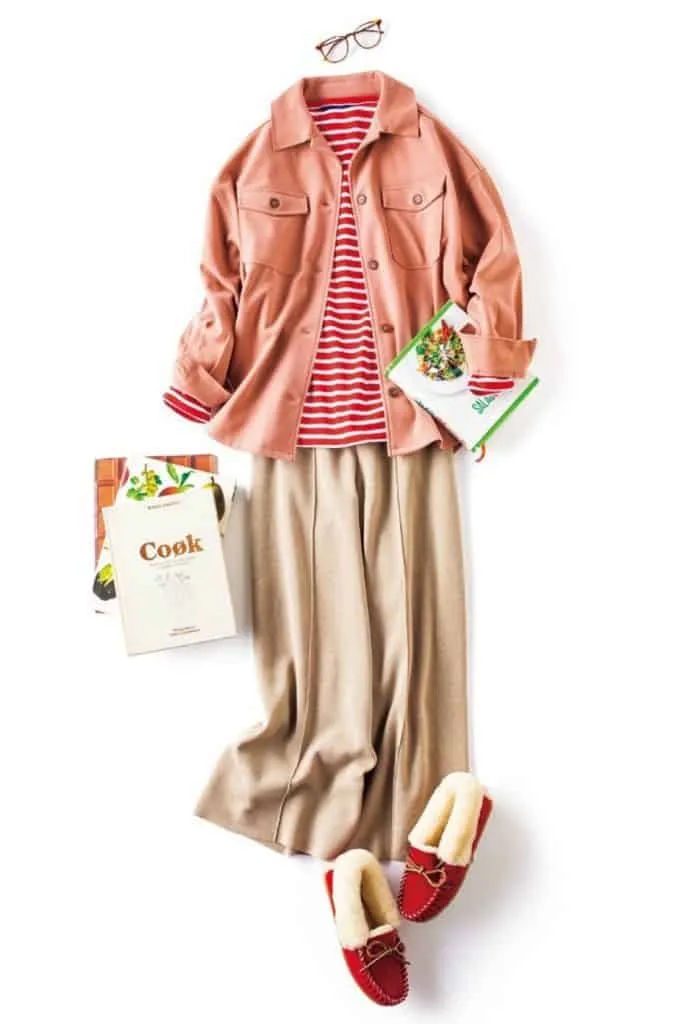 ボーダーカットソー (赤) × ピンクのCPOジャケット × ニットパンツ の大人カジュアルなボーダーコーデ