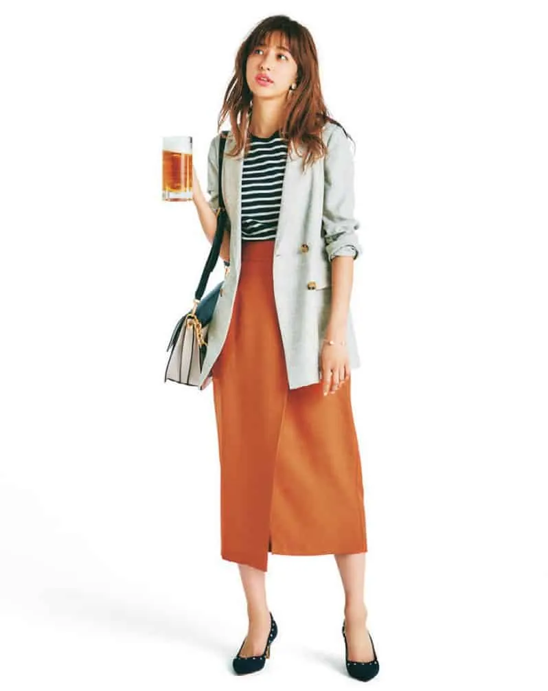 ボーダータンクトップ × リネン風ジャケット × きれいめのタイトスカート の大人カジュアルなボーダーコーデ