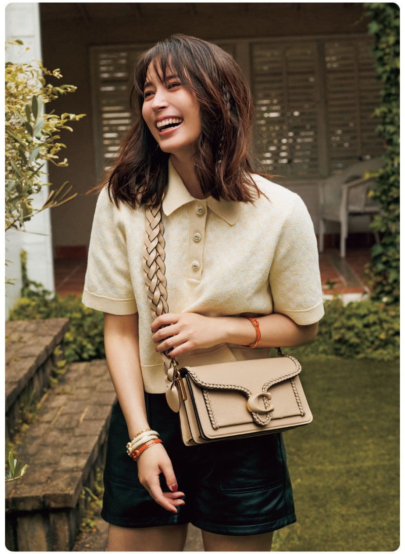 最終お値下げ！　新品　COACHエスパドリュ　22 広瀬アリスさんが着こなす「大人女子必見の新作バッグ」4選