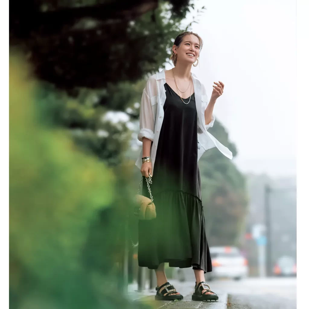 美品 UNITEDTOKYO ノースリーブワンピース ジレ 黒 ベージュ