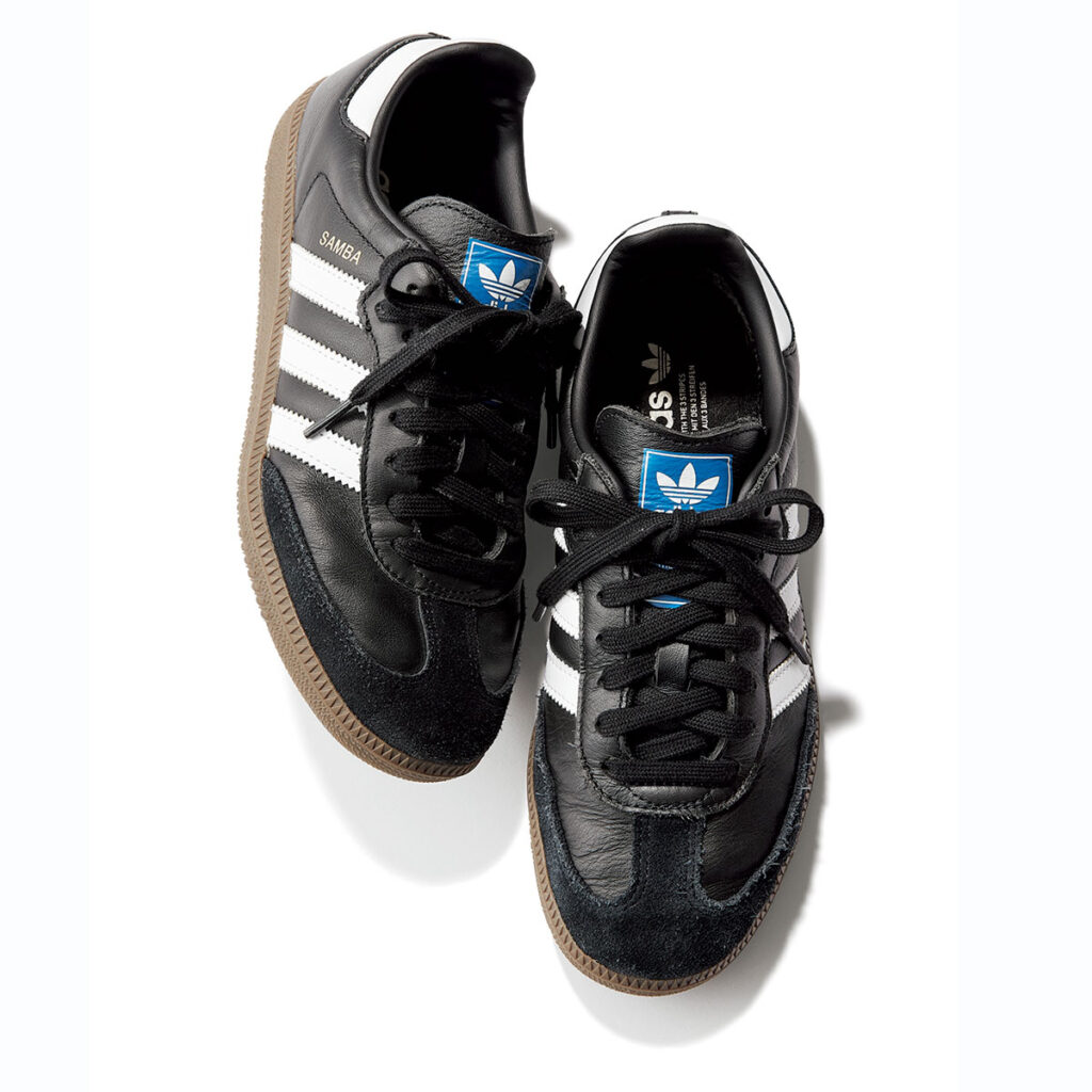 アディダスのサンバ