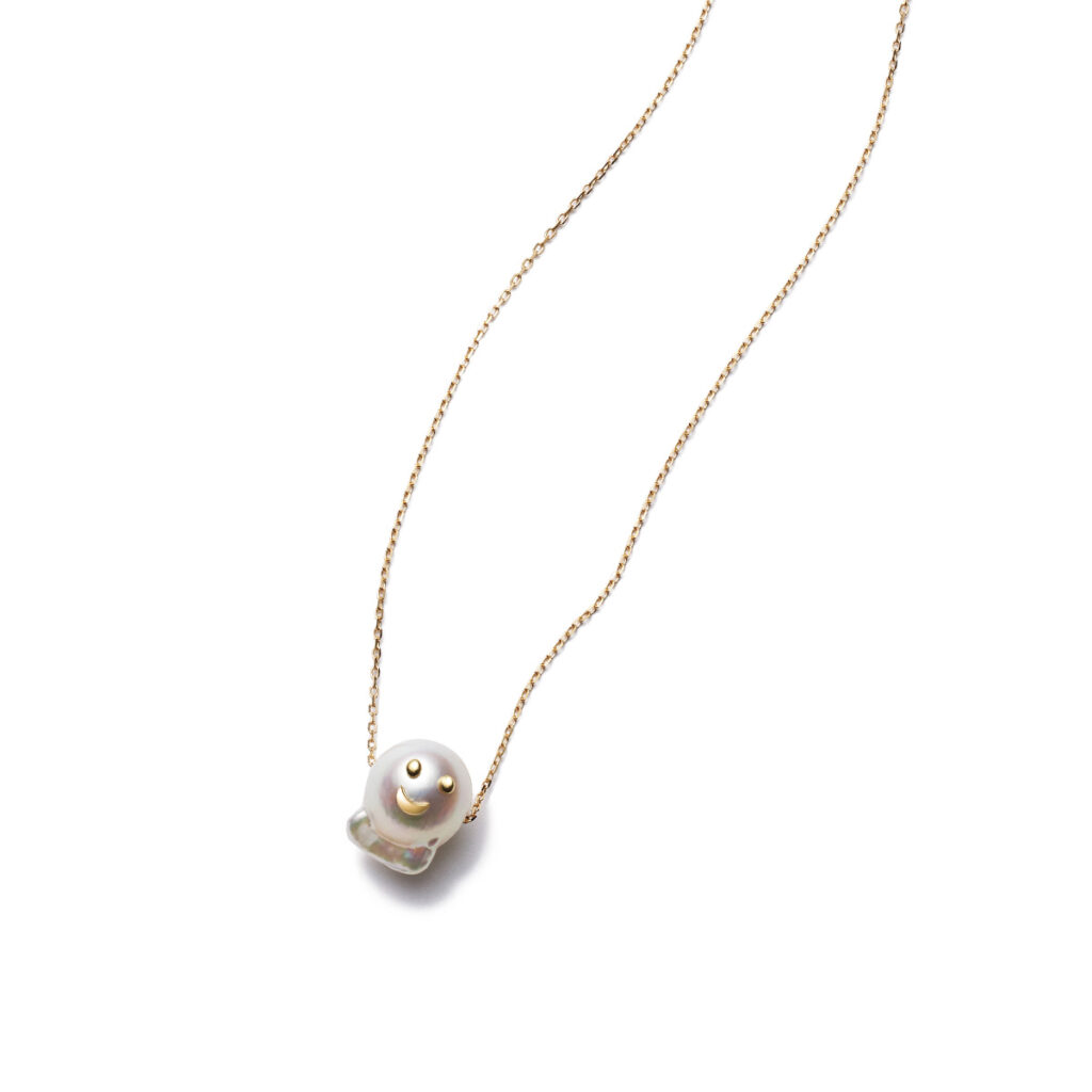 オバケデザインのパールネックレス