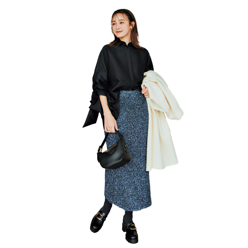 ラメモールスカートの大人コーデ