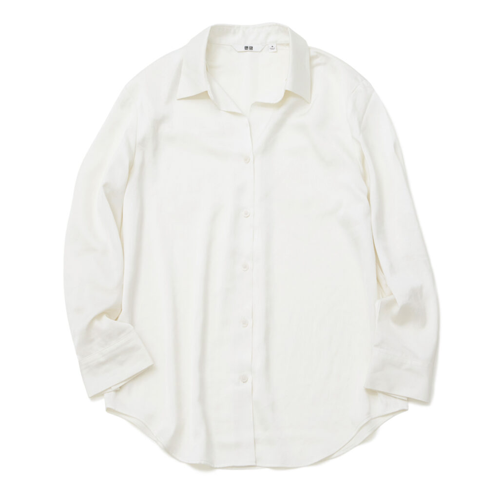 ユニクロの白シャツ