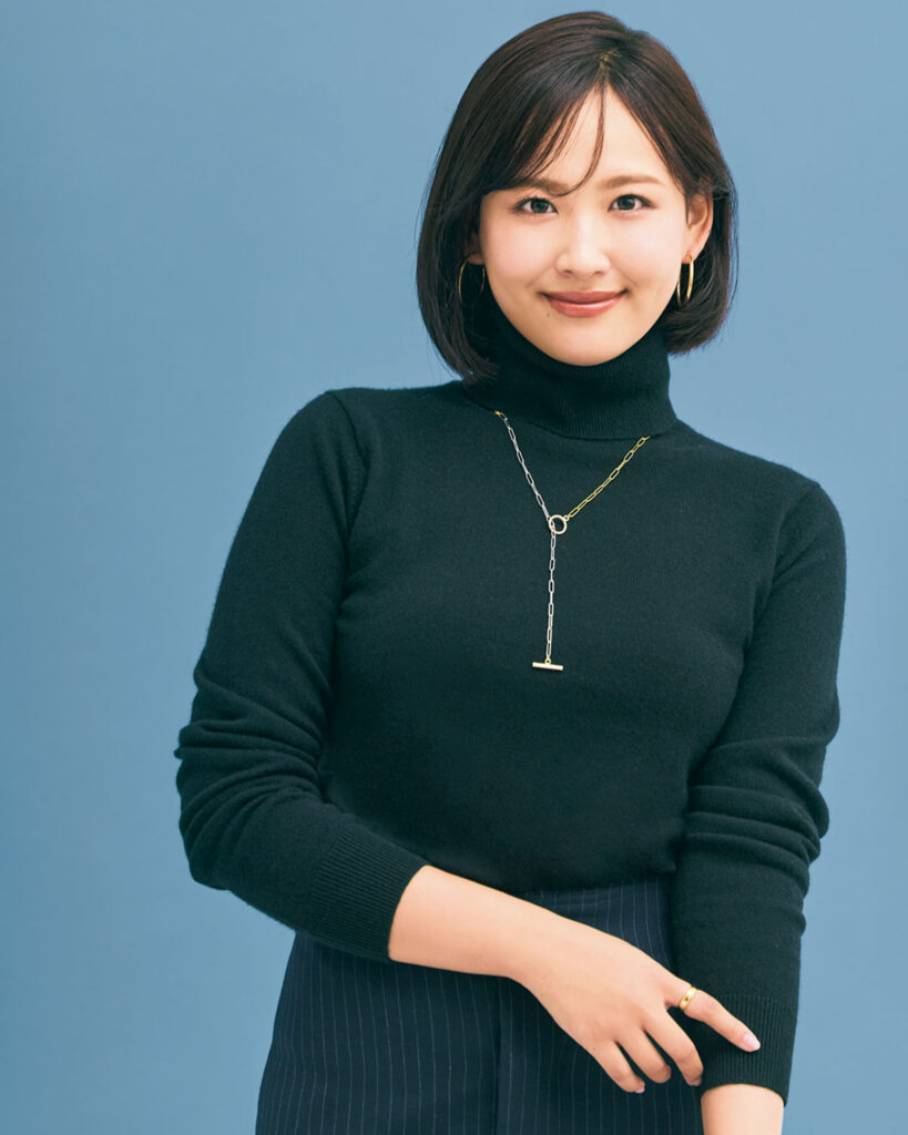 ユニクロ黒タートルのコーデ