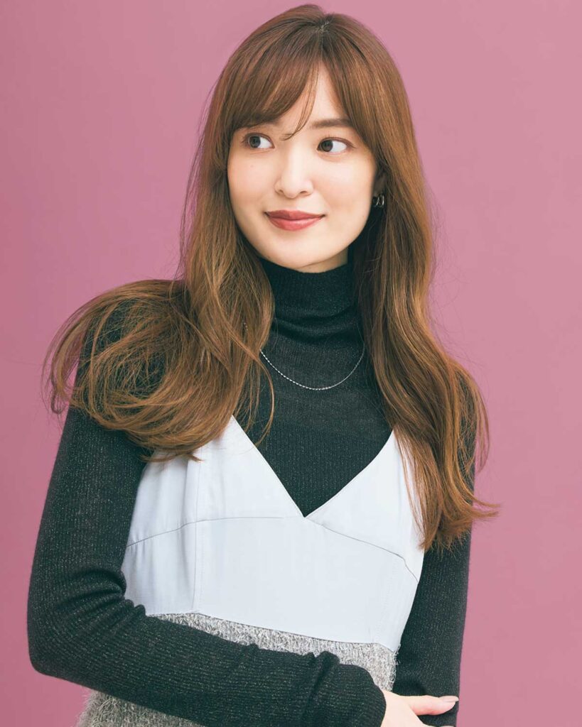 ラメシアーリブタートルとワンピースのレイヤードコーデ