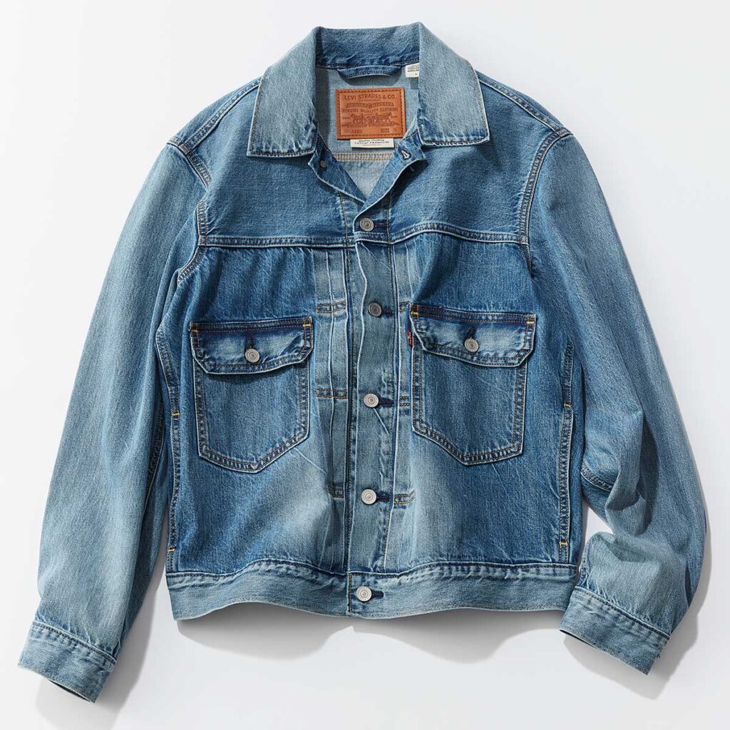 ドロップショルダーのデニムジャケット