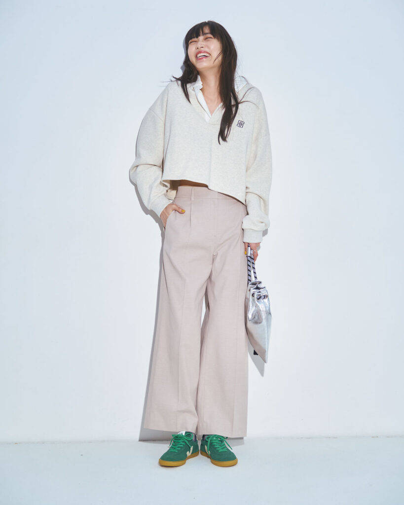 ラガーシャツとワイドパンツのコーデ