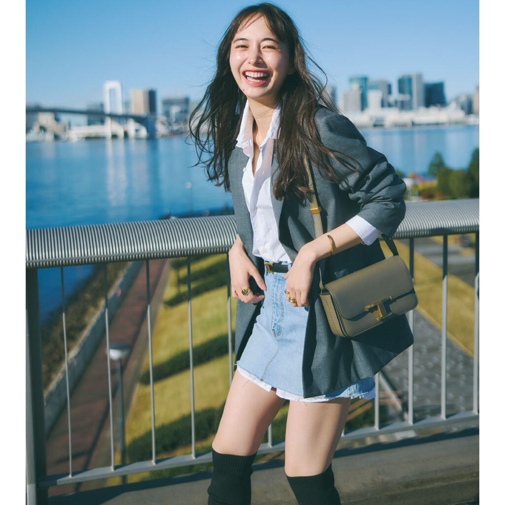 ジャケットとデニムミニのコーデ