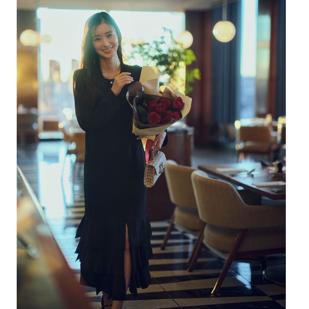 黒ワンピのコーデ