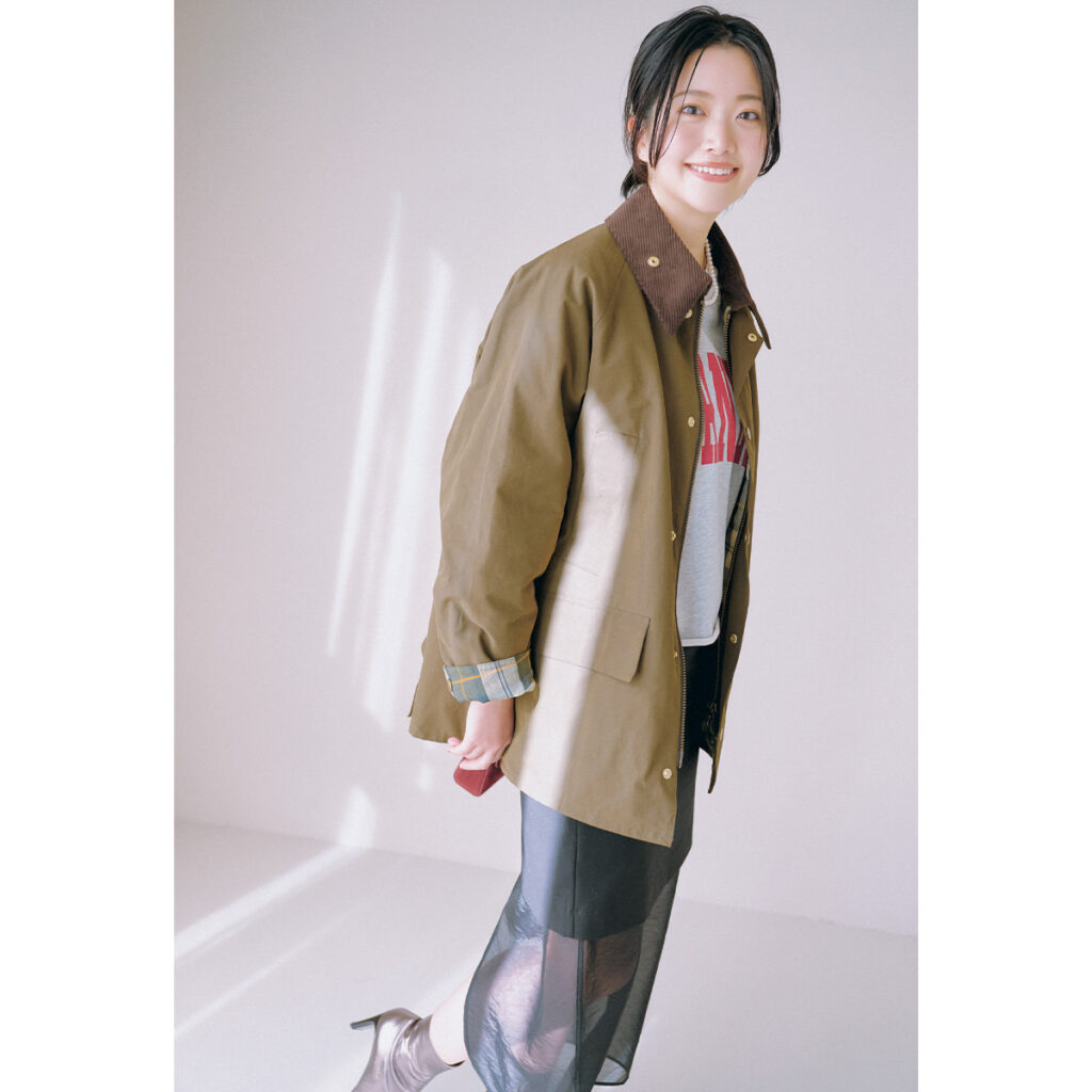 カジュアルジャケットとスウェットのコーデ