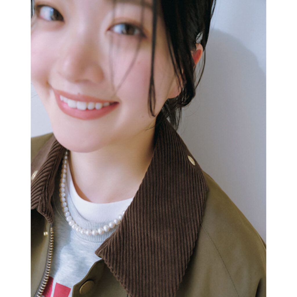 カジュアルジャケットとスウェットのコーデ