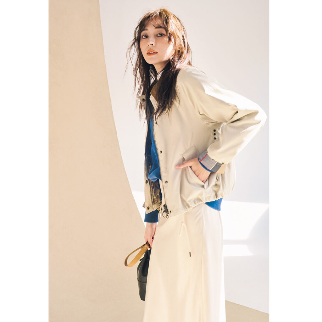 ショート丈ジャケットのコーデ