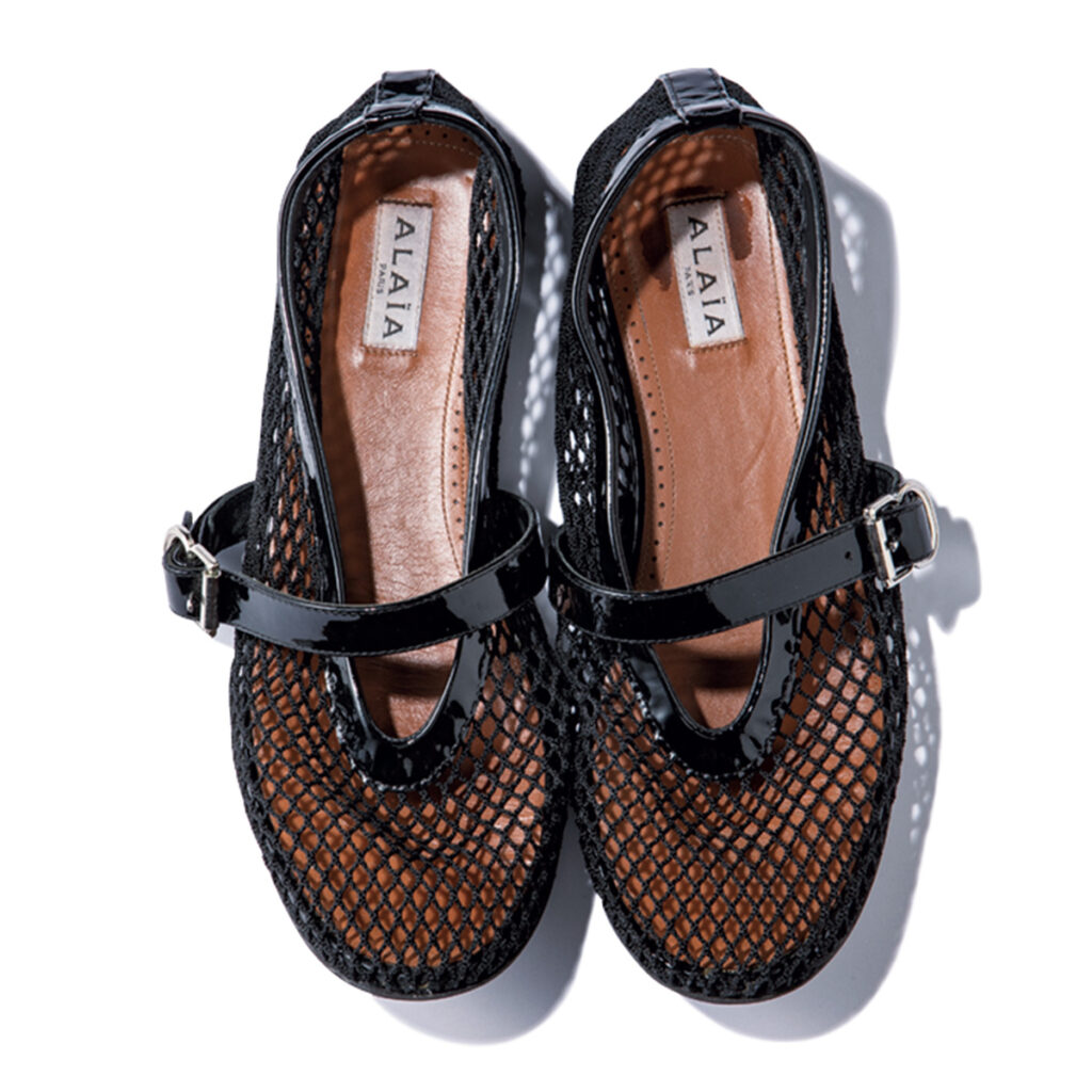 アライアのメッシュシューズ