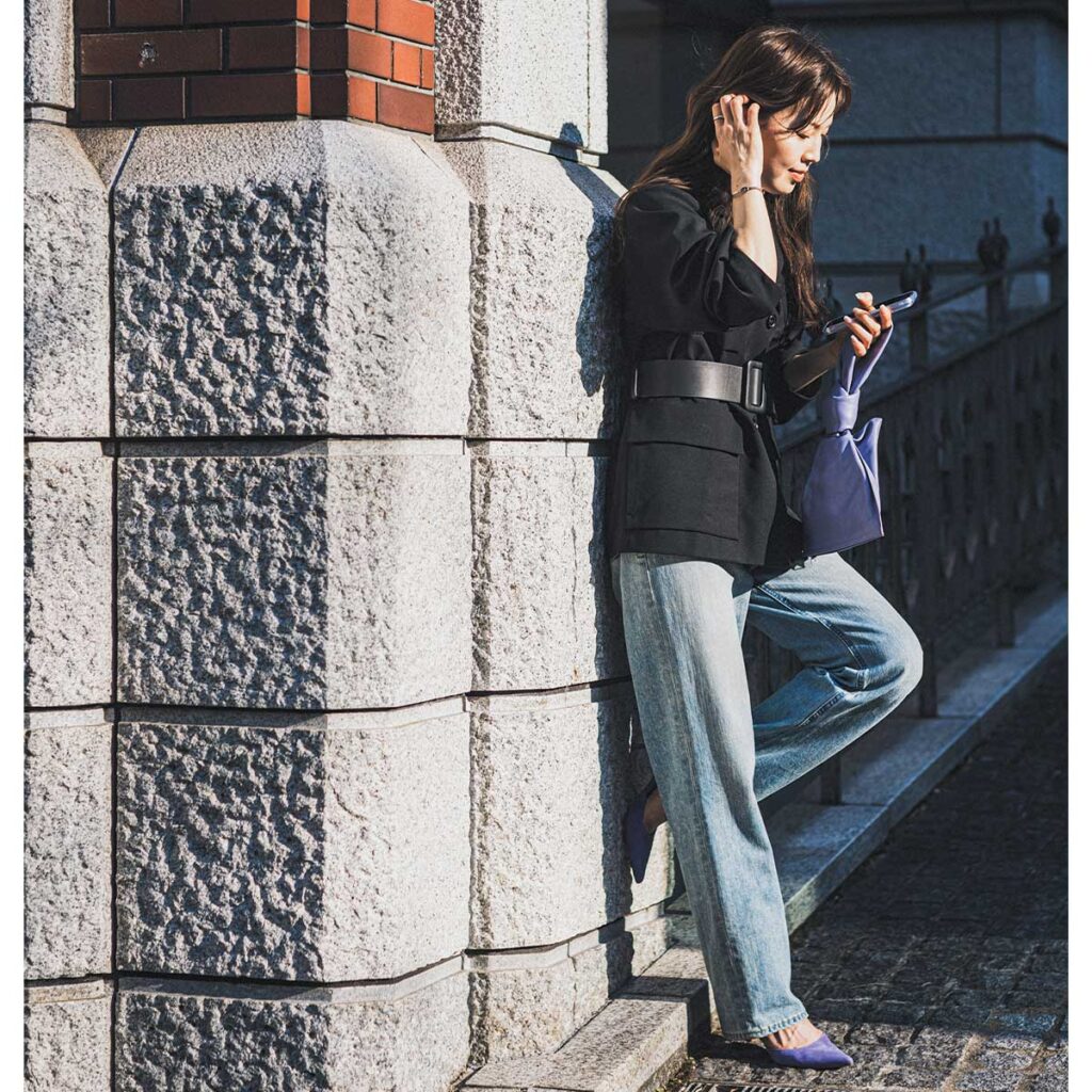 ジャケットとデニムのコーデ