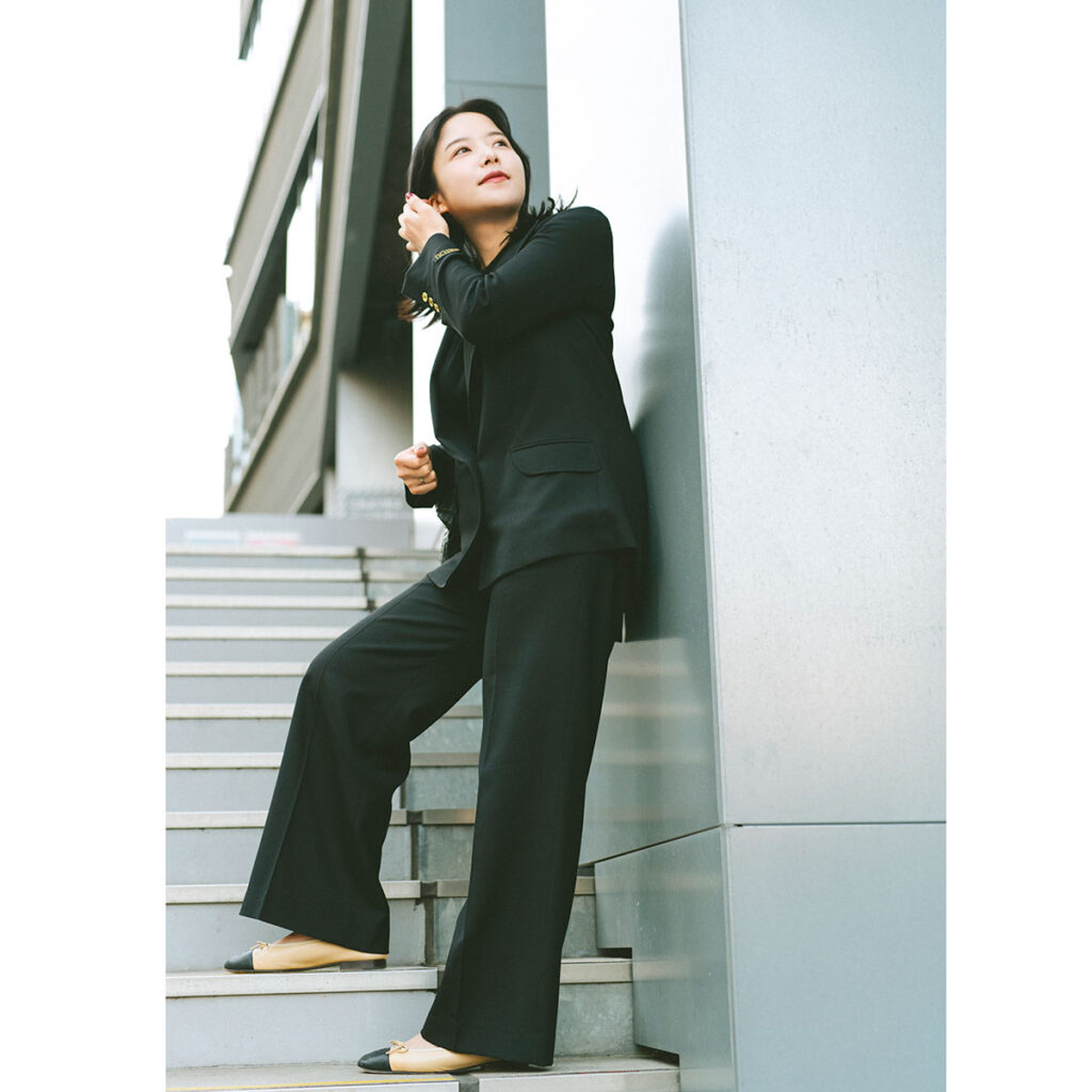 PATOUの「セットアップ」コーデ