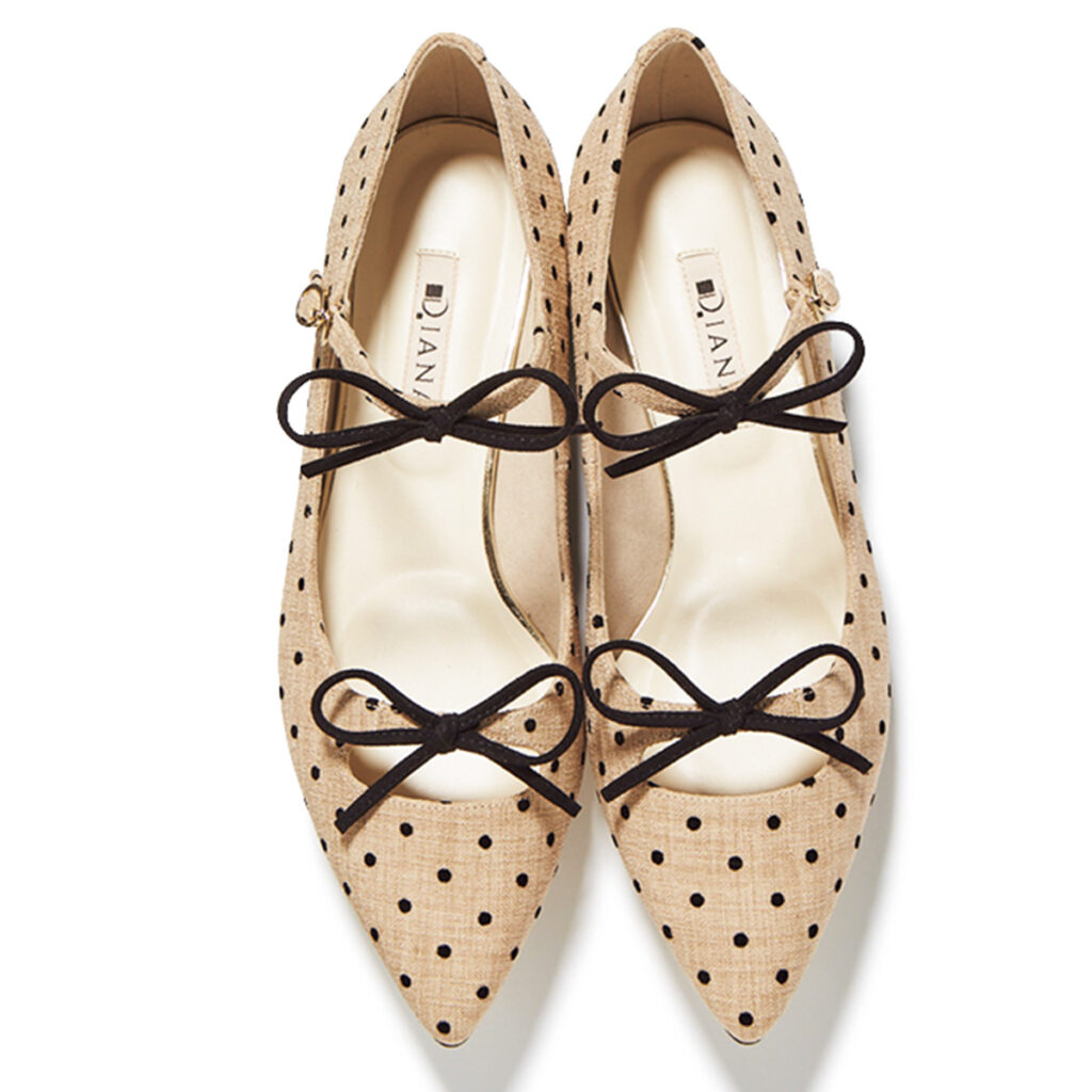 ドット×リボンのパンプス