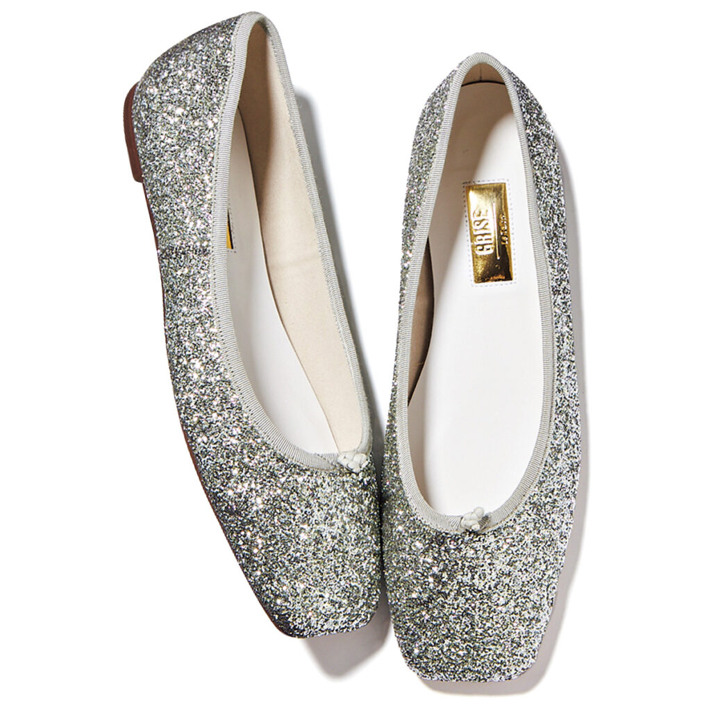 シルバーラメのバレエシューズ