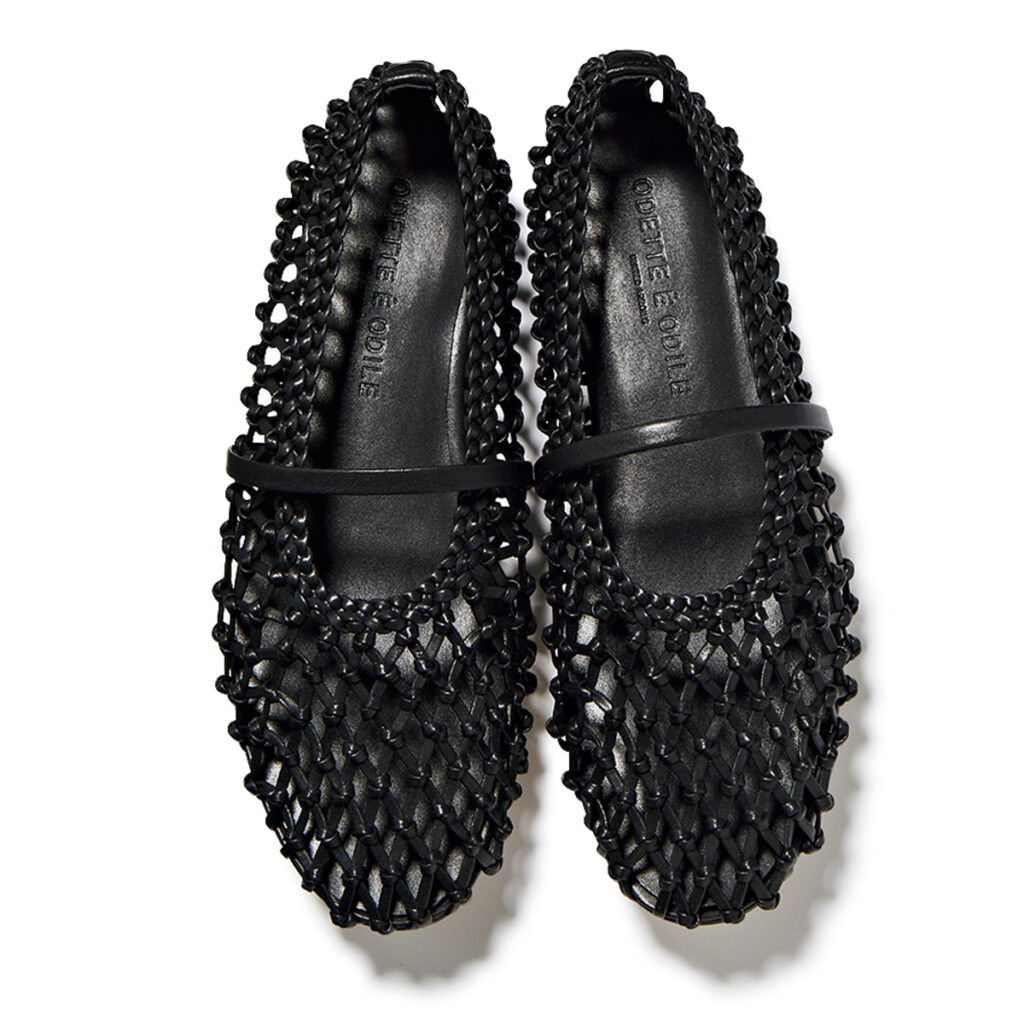 ぺたんこシューズ