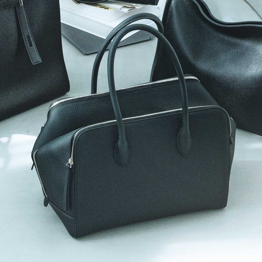 VASICのボストン型バッグ