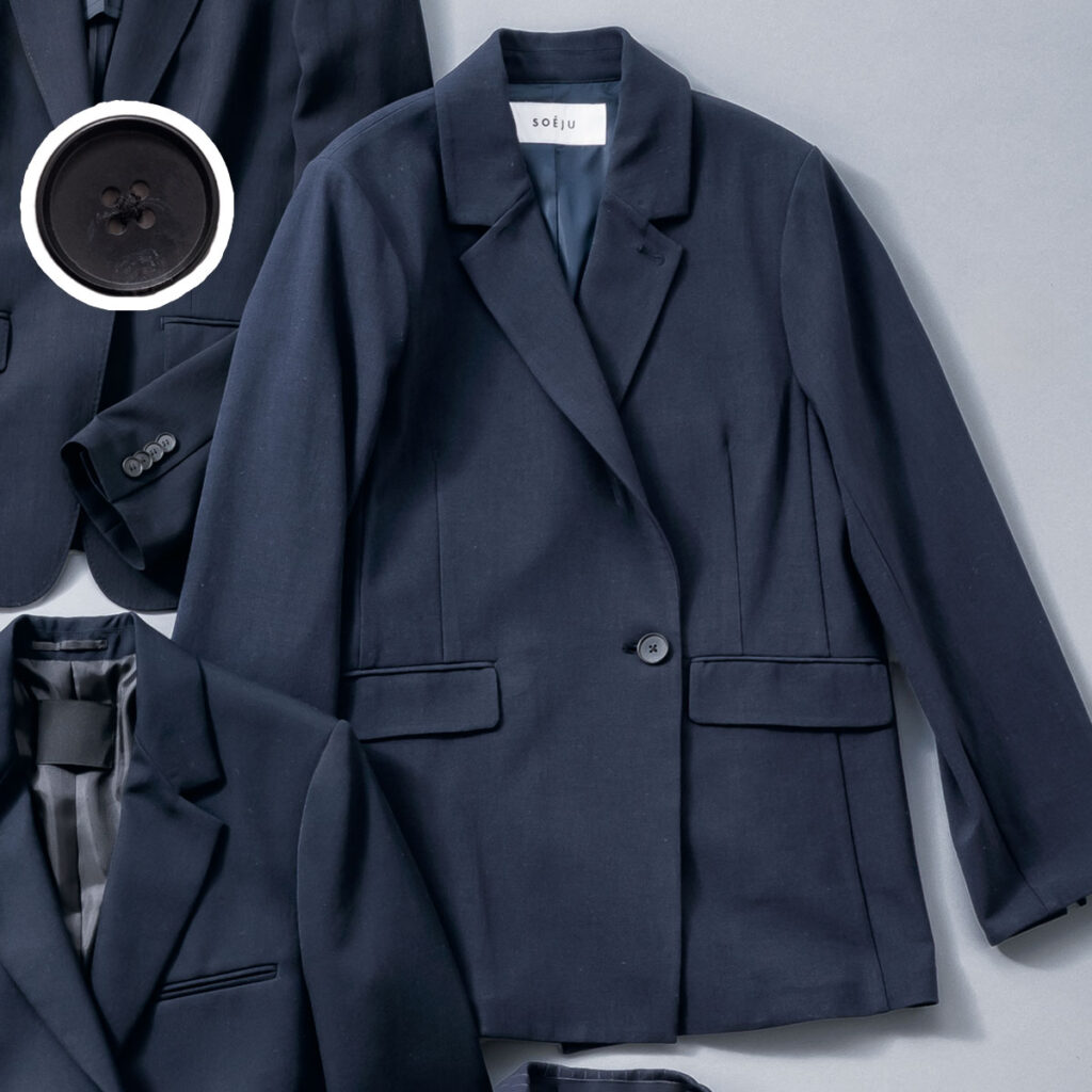 片側ボタンのボクシーライン紺ブレ