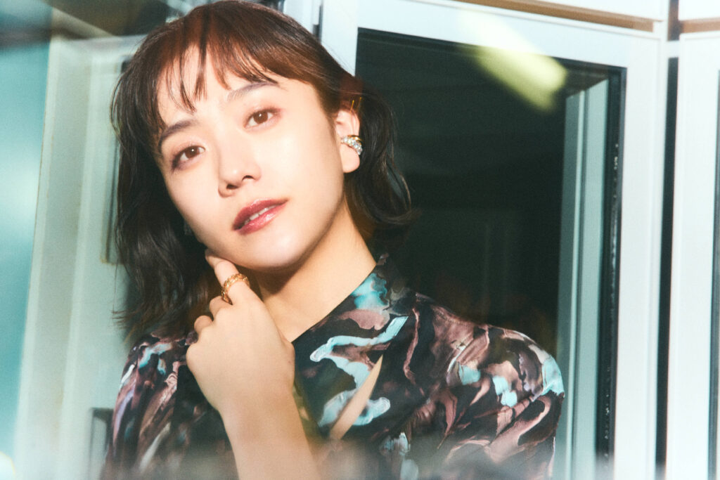 【大型配送タイプ】松井愛莉さん掲載3ページ（ポスターサイズ）#5787 未公開カットあり】松井愛莉さん（28）スタイルの良さが素敵