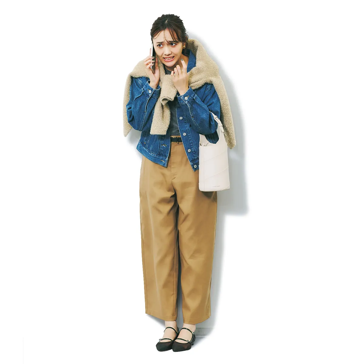 ワイドパンツコーデでおすすめのカーブライドパンツ×Gジャンの松井愛莉さん