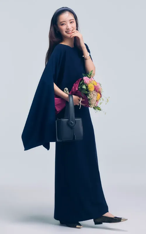 結婚式お呼ばれコーデ ロングワンピース×ケープスタイル