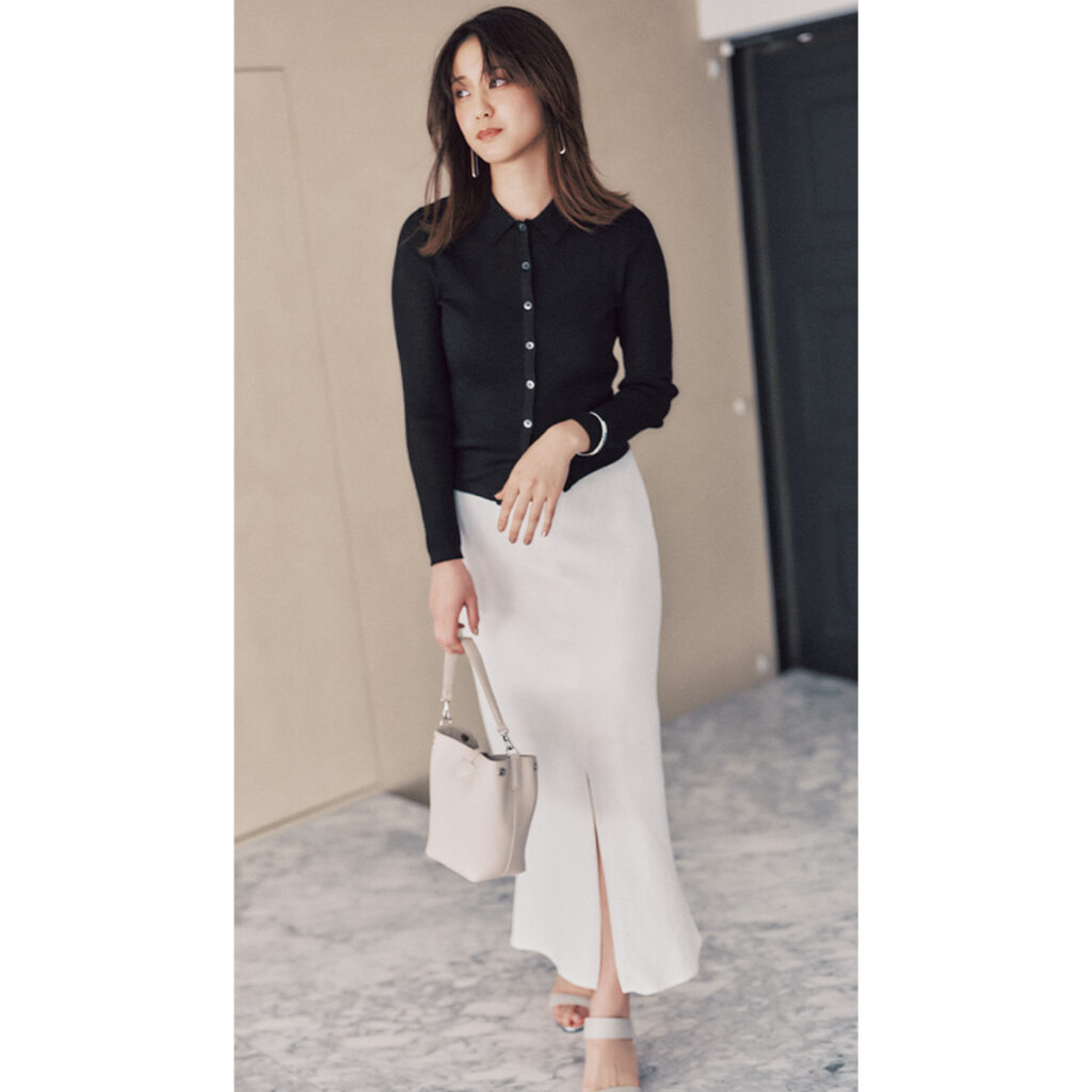 ユニクロのポロニットとキレイめスカートのコーデ