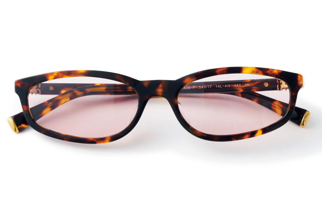 ミュウミュウのべっ甲フレームサングラス