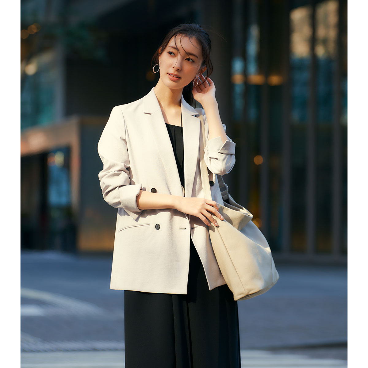 ワンピースとジャケットのお仕事コーデ