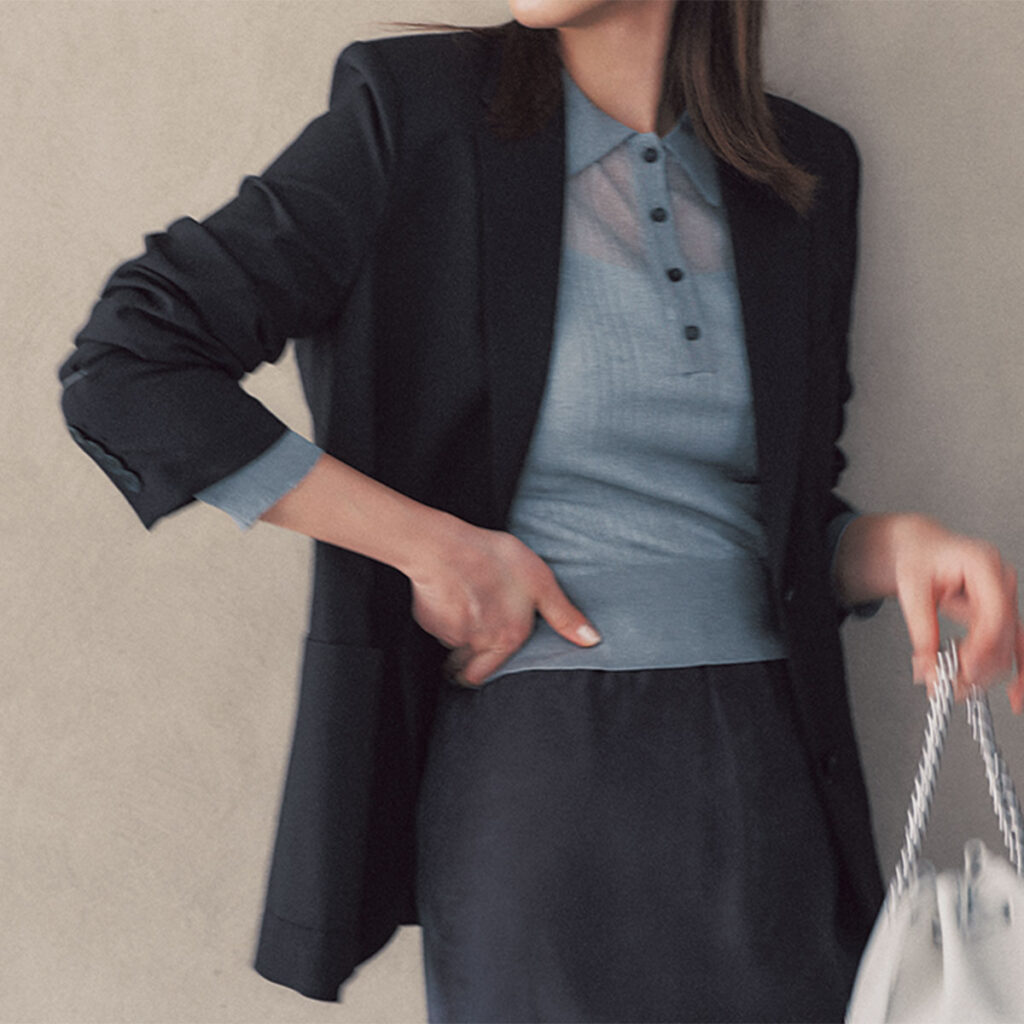 ユニクロの感動ジャケットとラメシアーニットのコーデ