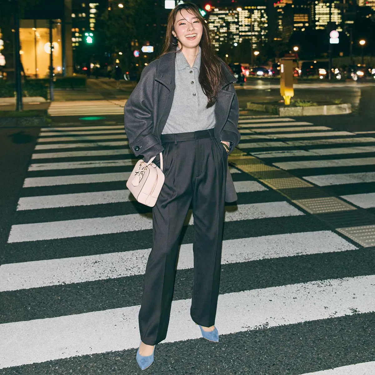 骨格ストレートにおすすめの襟付きニット×パンツ×コートの宮本茉由さん