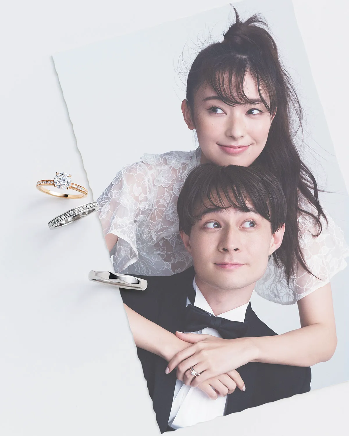タキシード姿のシールズ啓司さんを、ウエディングドレス姿の宮本茉由さんが後ろからハグしている様子を捉えた写真の左に、ブルガリのリング「ローマ アモール」、「デディカータ・ア・ヴェネチア」、「インフィニート」が並んでいる様子。