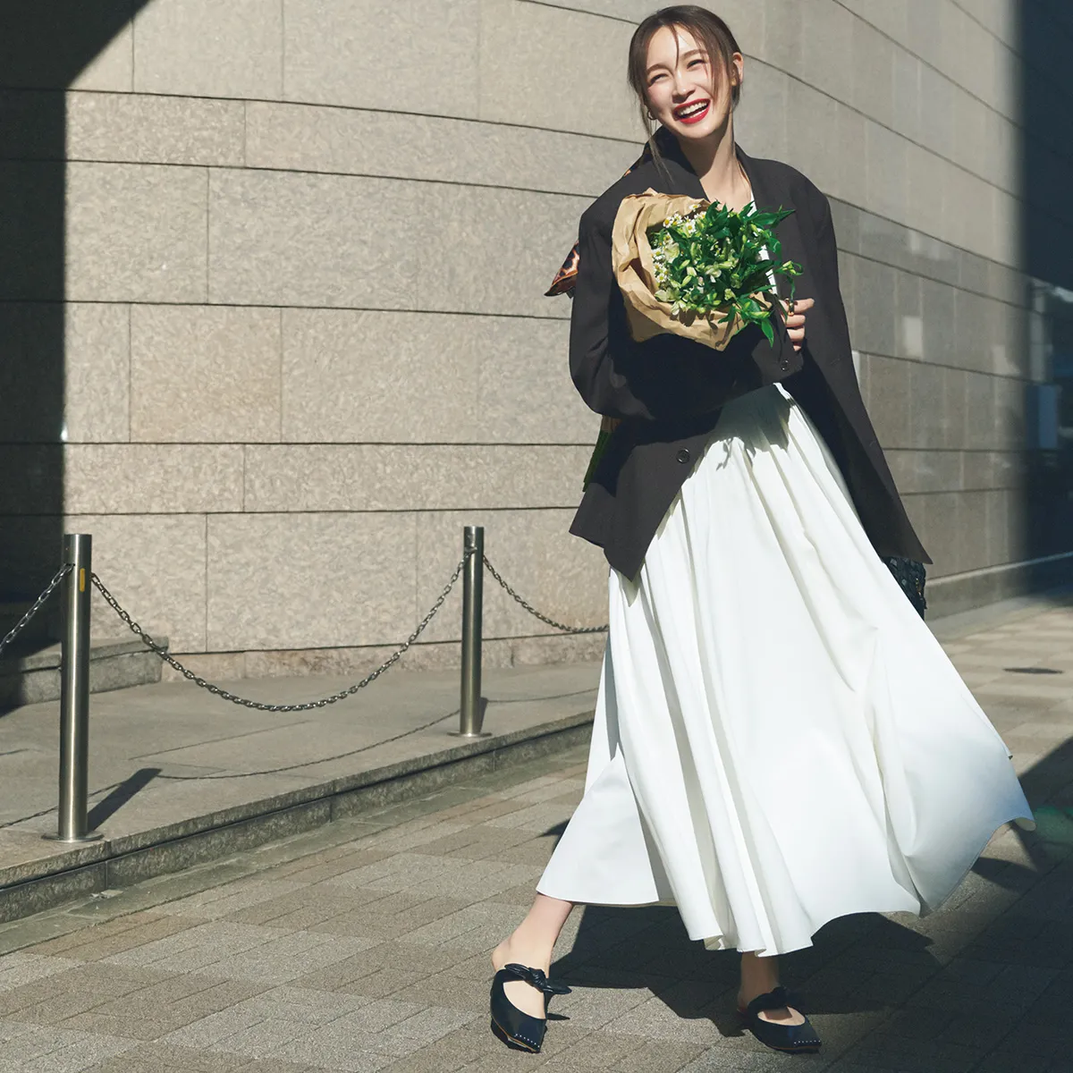 骨格ナチュラルに似合うボリュームスカート×ジャケットの藤井サチさん