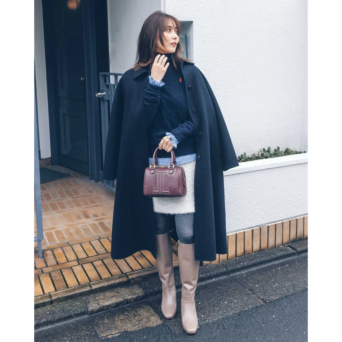 骨格ナチュラルにおすすめのミニスカ×タイツ×ロングブーツの石川恋さん