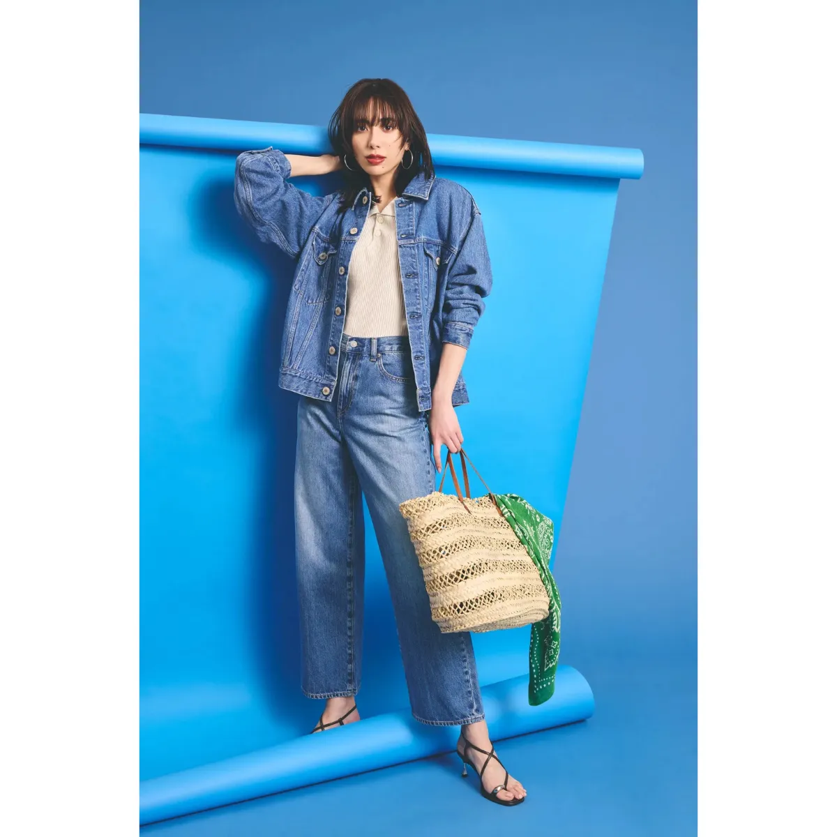 骨格ナチュラルに似合うGジャン×デニムの土屋巴瑞季さん