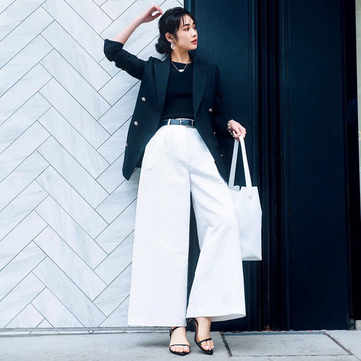 夏のオフィスカジュアル】20〜30代向けレディースお仕事服25選