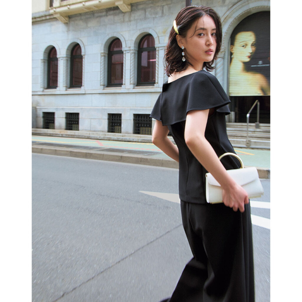 カセット服のお呼ばれコーデ