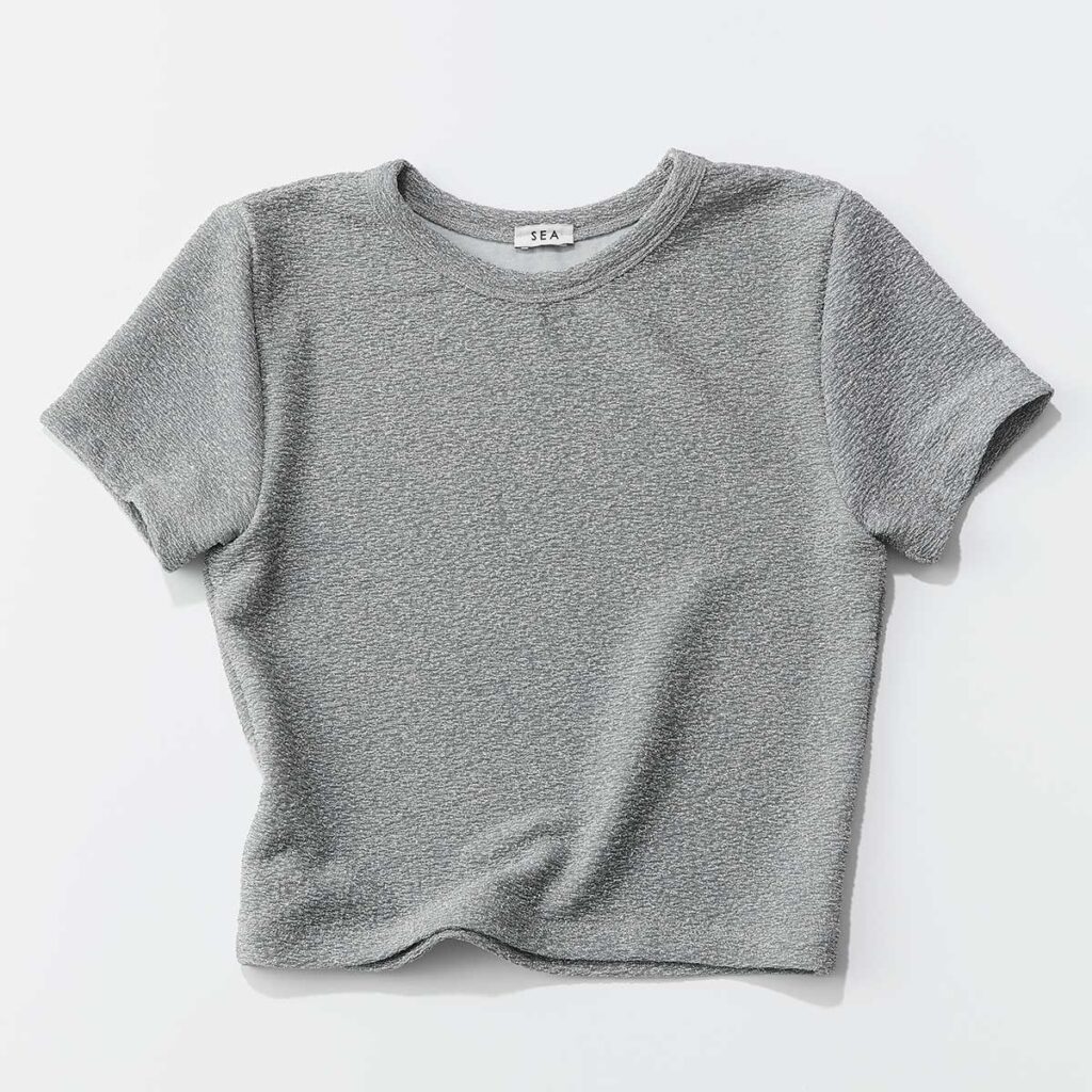 グレーのミニTシャツ